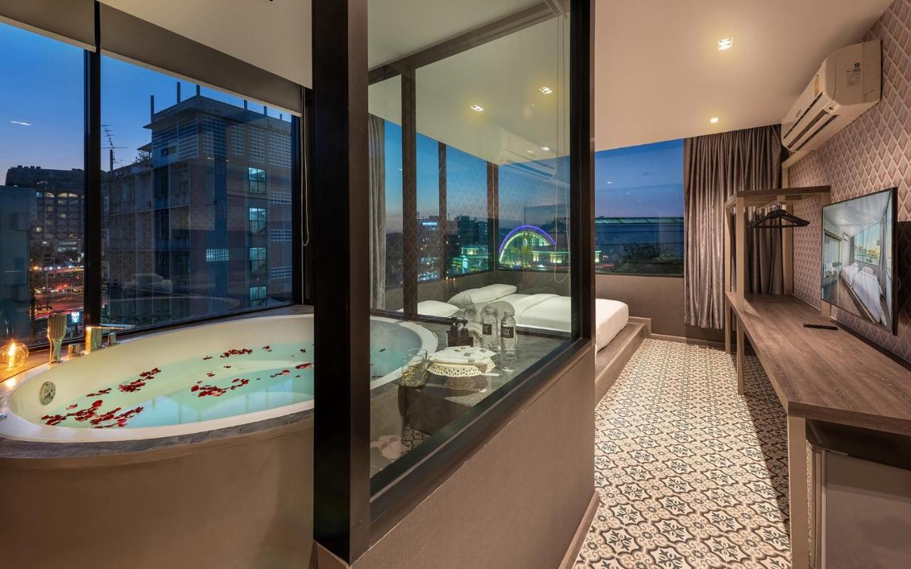 Doppelzimmer mit Whirlpool-Badewanne